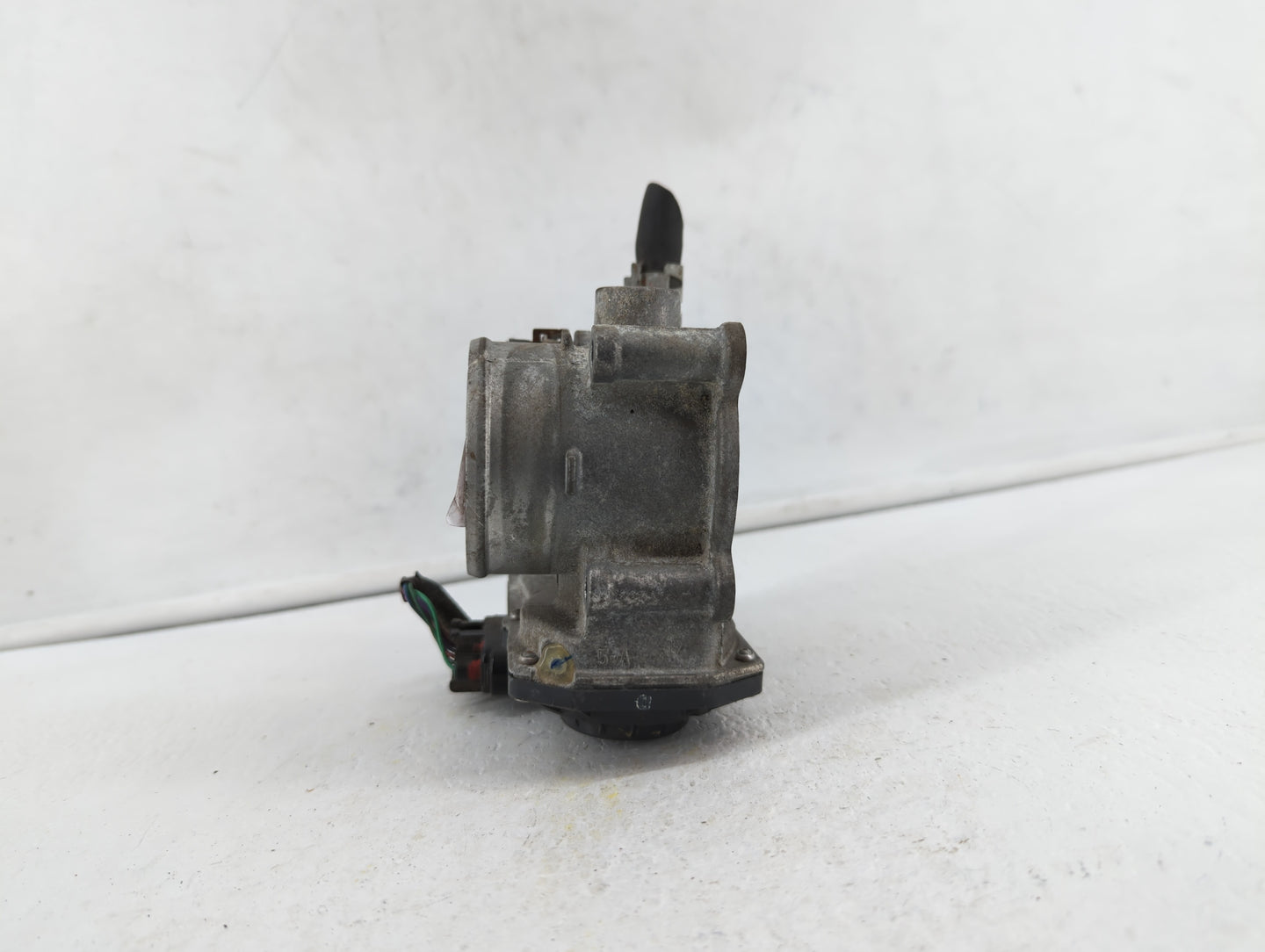 2011-2018 Toyota Corolla Throttle Body P/N:22030-0T080 Fits Fits 2011 2012 2013 2014 2015 2016 2017 2018 OEM Used Auto Parts