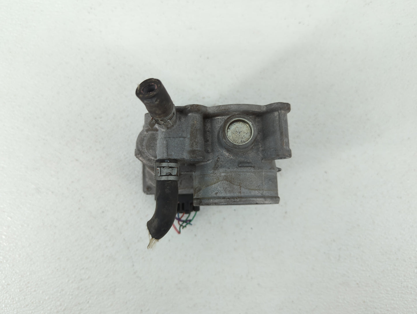 2011-2018 Toyota Corolla Throttle Body P/N:22030-0T080 Fits Fits 2011 2012 2013 2014 2015 2016 2017 2018 OEM Used Auto Parts