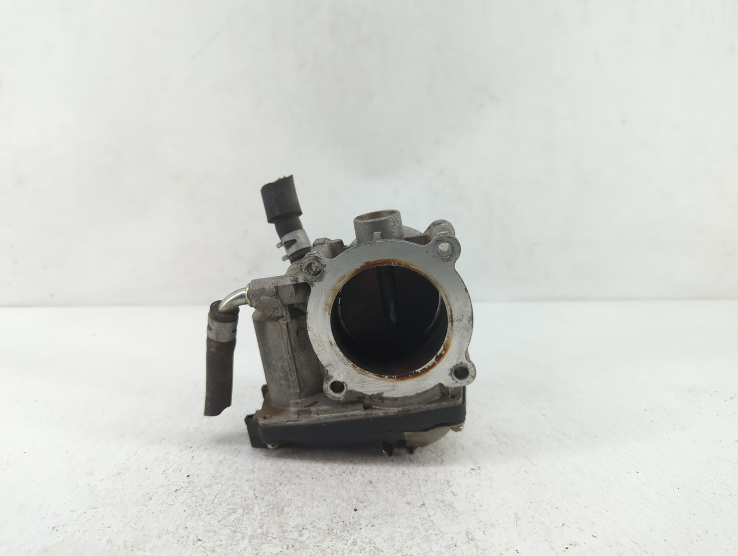 2011-2018 Toyota Corolla Throttle Body P/N:22030-0T080 Fits Fits 2011 2012 2013 2014 2015 2016 2017 2018 OEM Used Auto Parts
