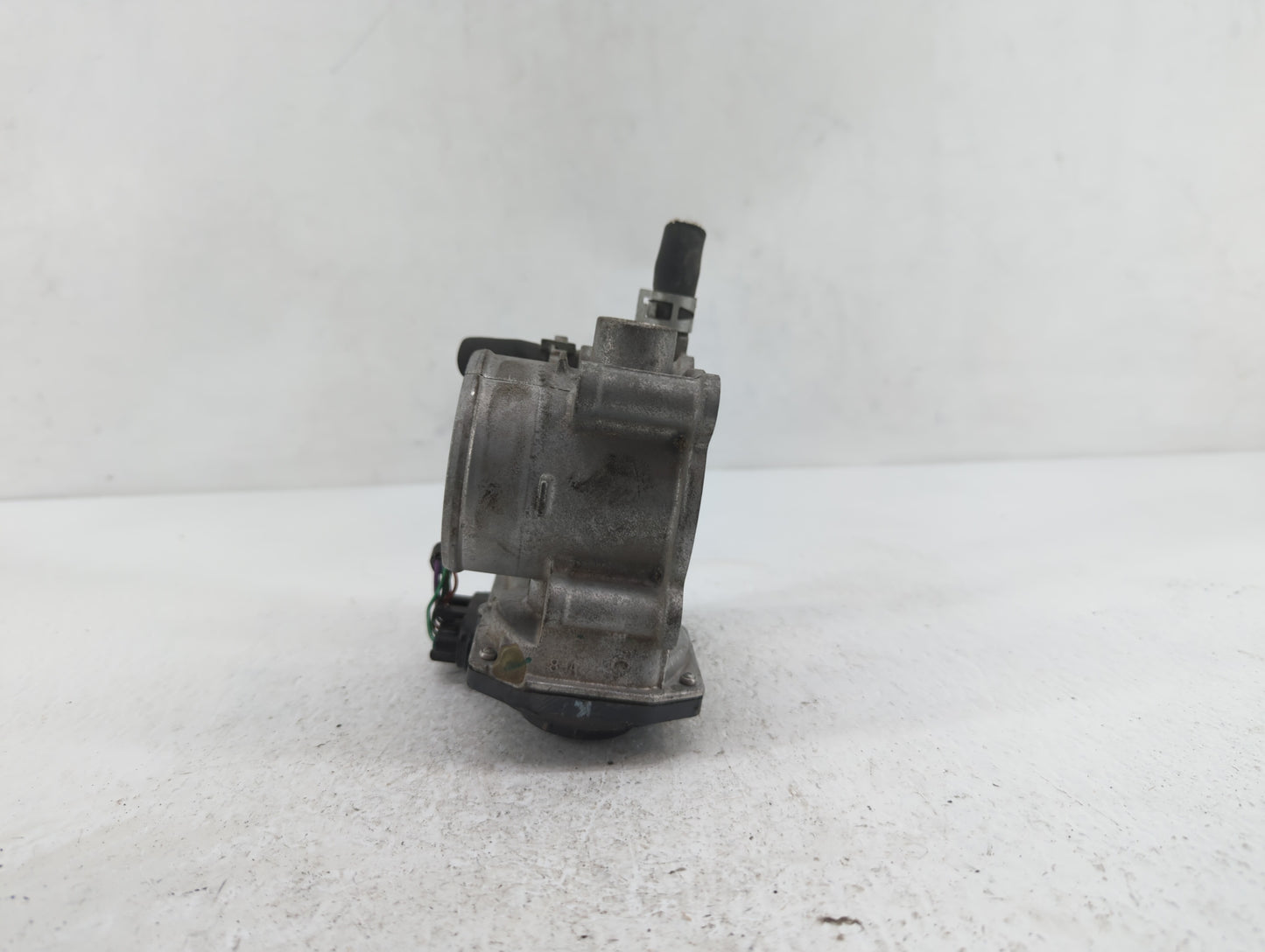 2011-2018 Toyota Corolla Throttle Body P/N:22030-0T080 Fits Fits 2011 2012 2013 2014 2015 2016 2017 2018 OEM Used Auto Parts