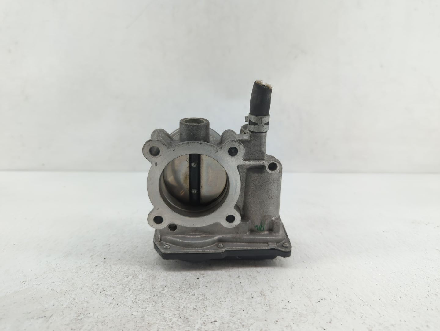 2011-2018 Toyota Corolla Throttle Body P/N:22030-0T080 Fits Fits 2011 2012 2013 2014 2015 2016 2017 2018 OEM Used Auto Parts