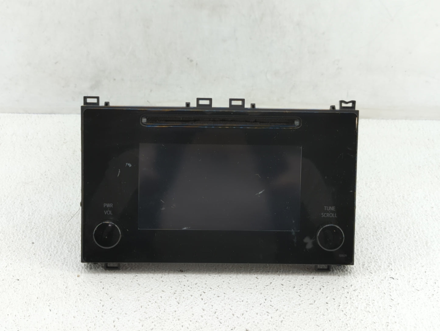 2017-2018 Toyota Corolla Am Fm Cd Player Radio Receiver - Oemusedautoparts1.com