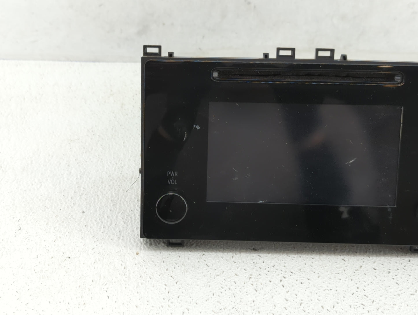 2017-2018 Toyota Corolla Am Fm Cd Player Radio Receiver - Oemusedautoparts1.com