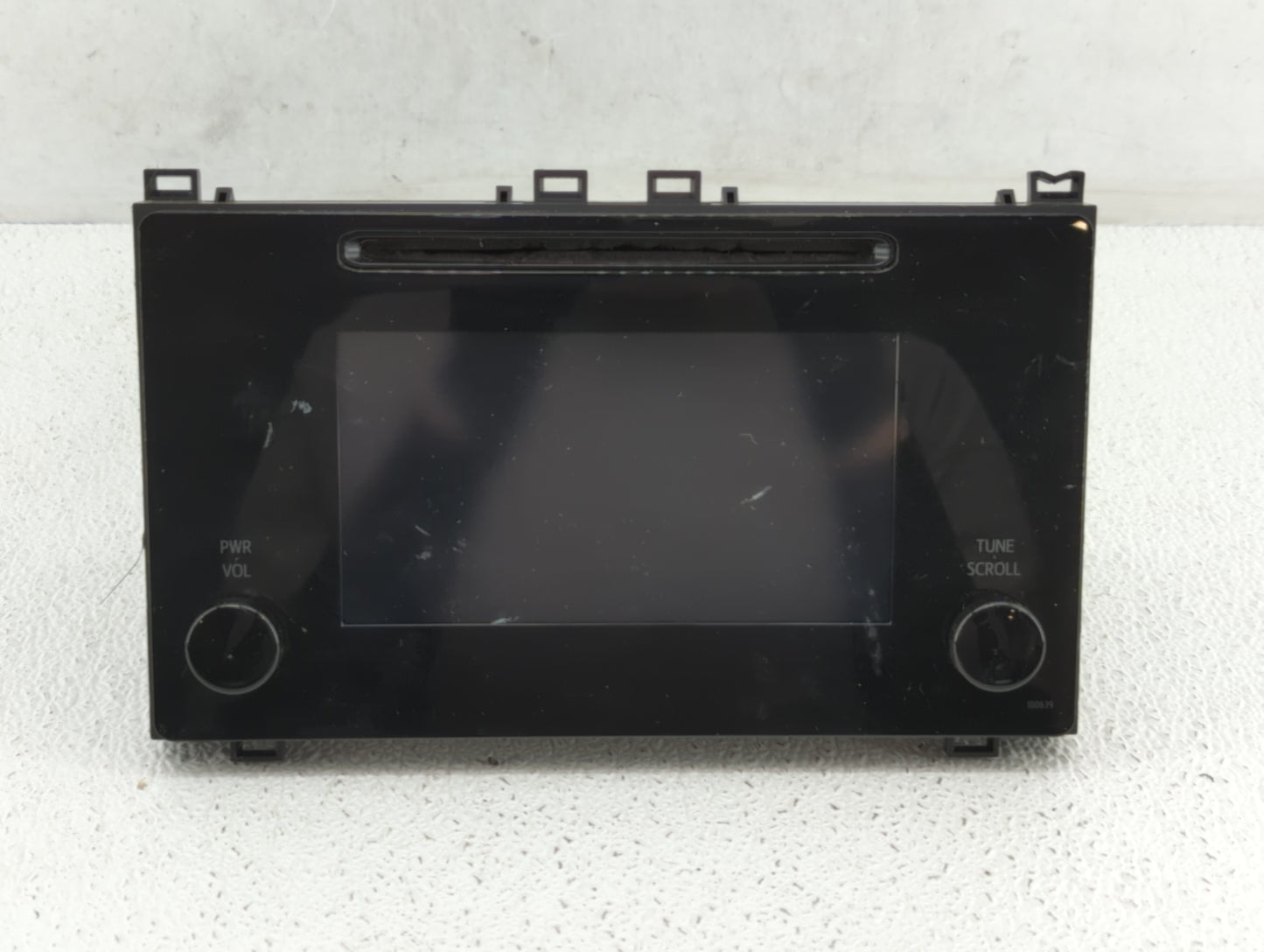 2017-2018 Toyota Corolla Am Fm Cd Player Radio Receiver - Oemusedautoparts1.com