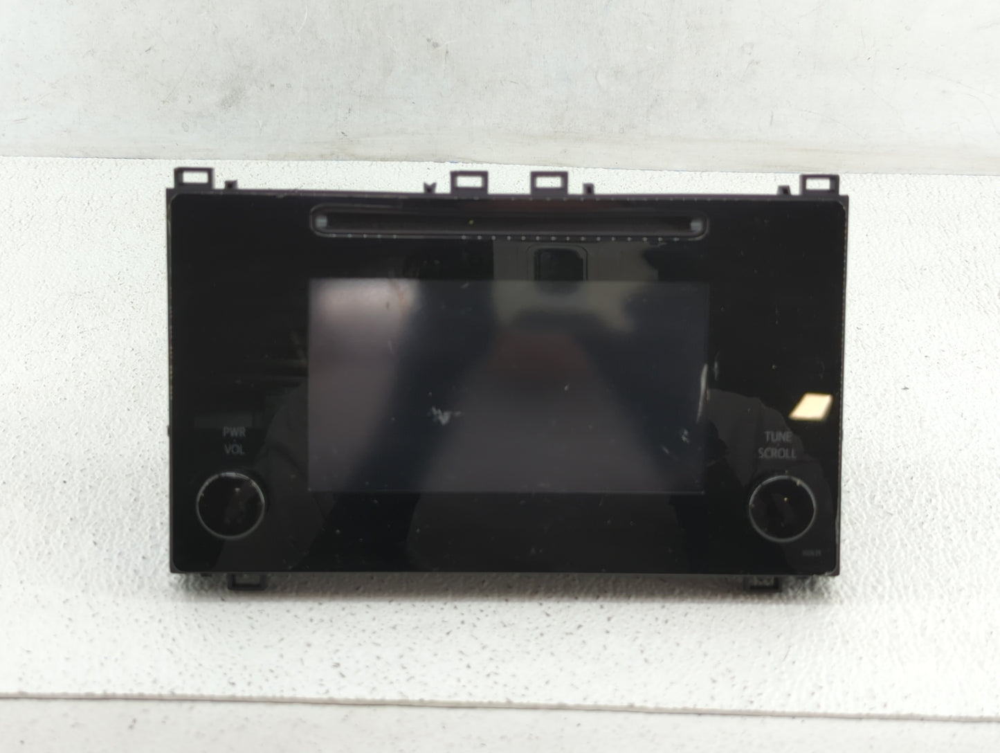 2017-2018 Toyota Corolla Am Fm Cd Player Radio Receiver - Oemusedautoparts1.com