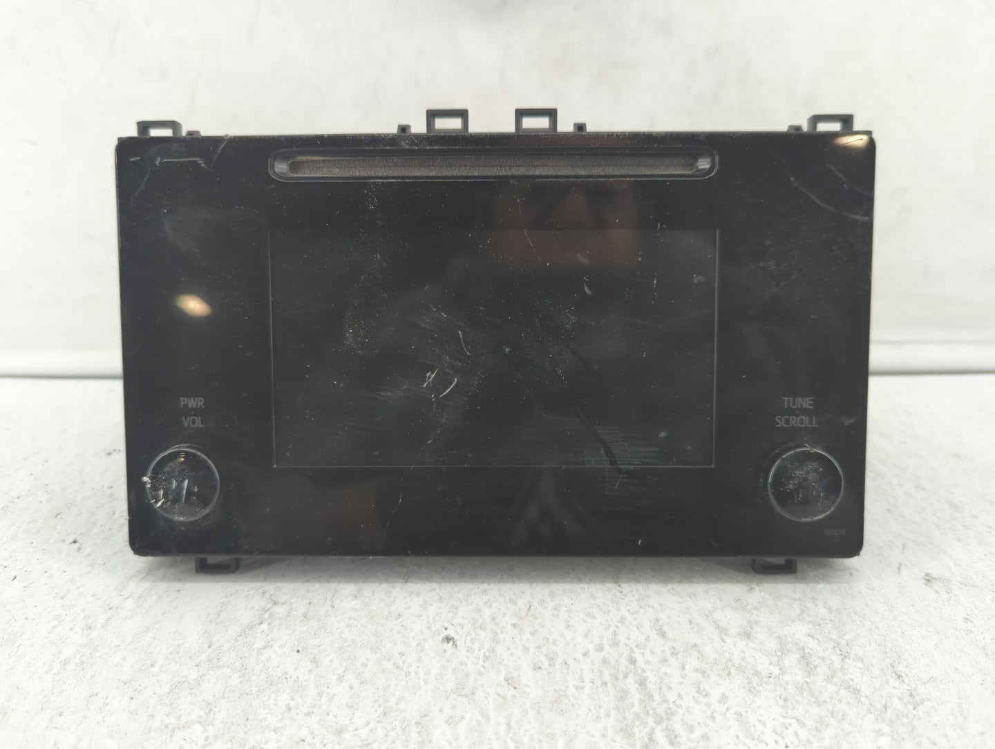 2017-2019 Toyota Corolla Am Fm Cd Player Radio Receiver - Oemusedautoparts1.com