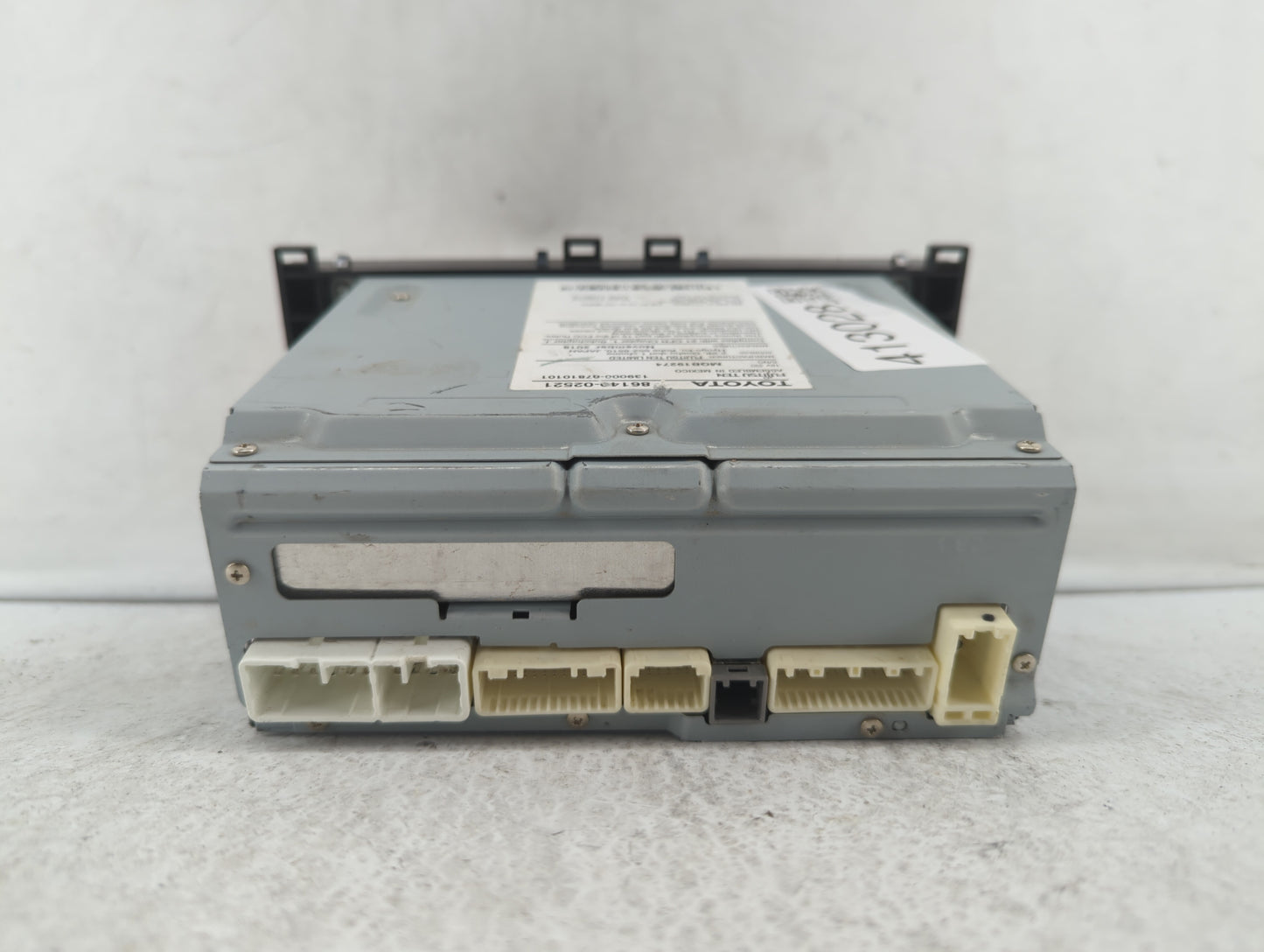 2017-2019 Toyota Corolla Am Fm Cd Player Radio Receiver - Oemusedautoparts1.com