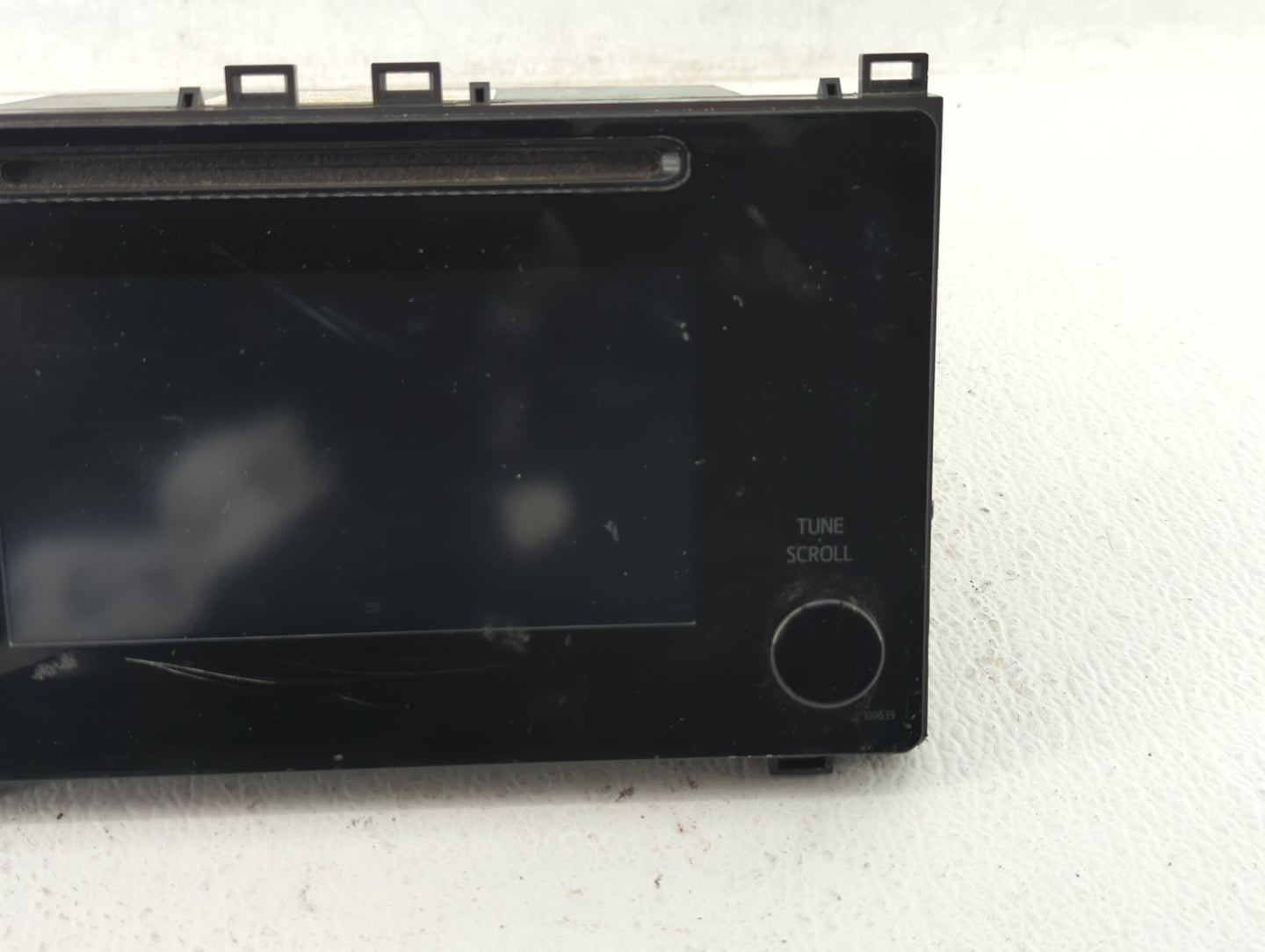 2017-2019 Toyota Corolla Am Fm Cd Player Radio Receiver - Oemusedautoparts1.com
