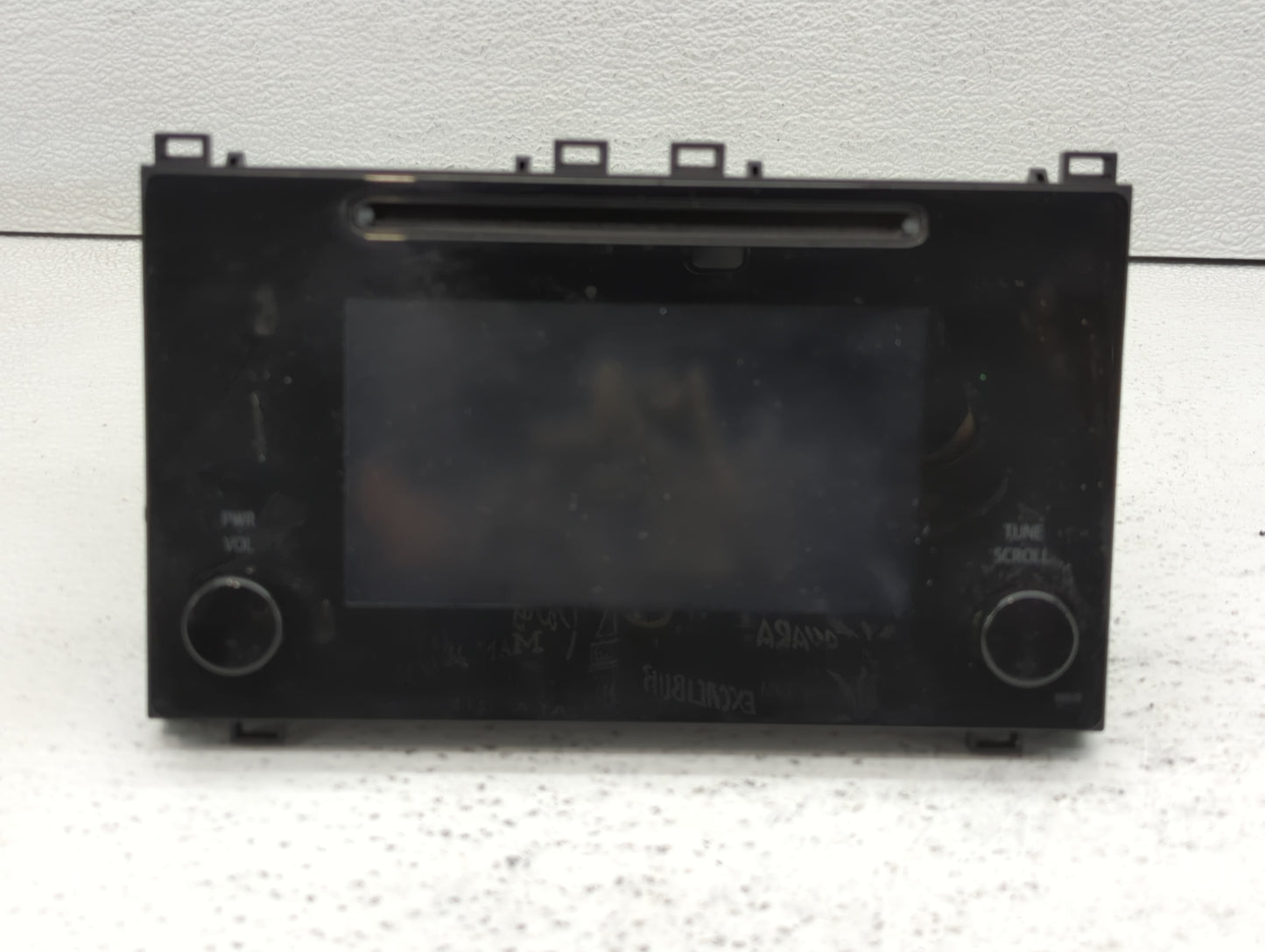 2017-2019 Toyota Corolla Am Fm Cd Player Radio Receiver - Oemusedautoparts1.com