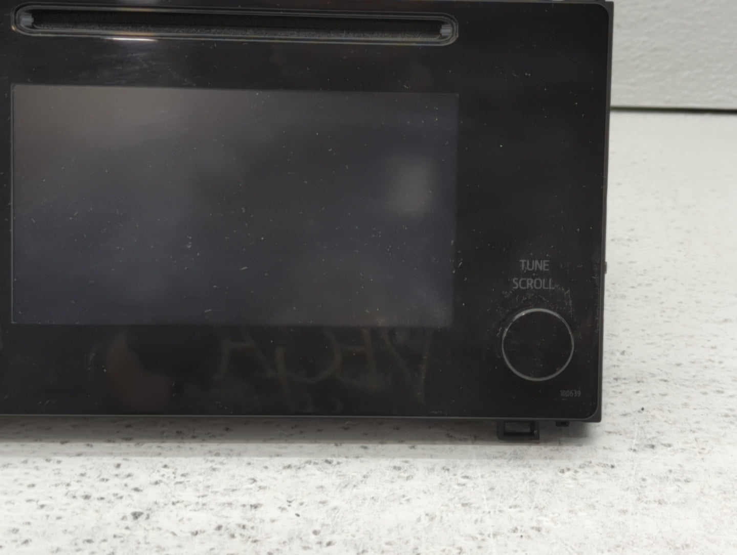 2017-2019 Toyota Corolla Am Fm Cd Player Radio Receiver - Oemusedautoparts1.com