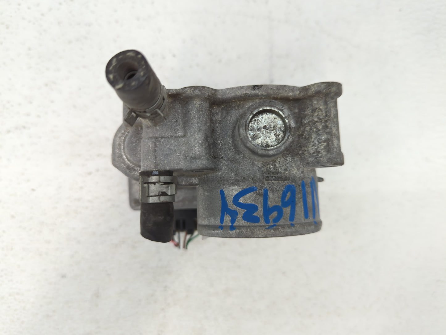2011-2019 Toyota Corolla Throttle Body P/N:22030-0T080 Fits Fits 2011 2012 2013 2014 2015 2016 2017 2018 2019 OEM Used Auto 