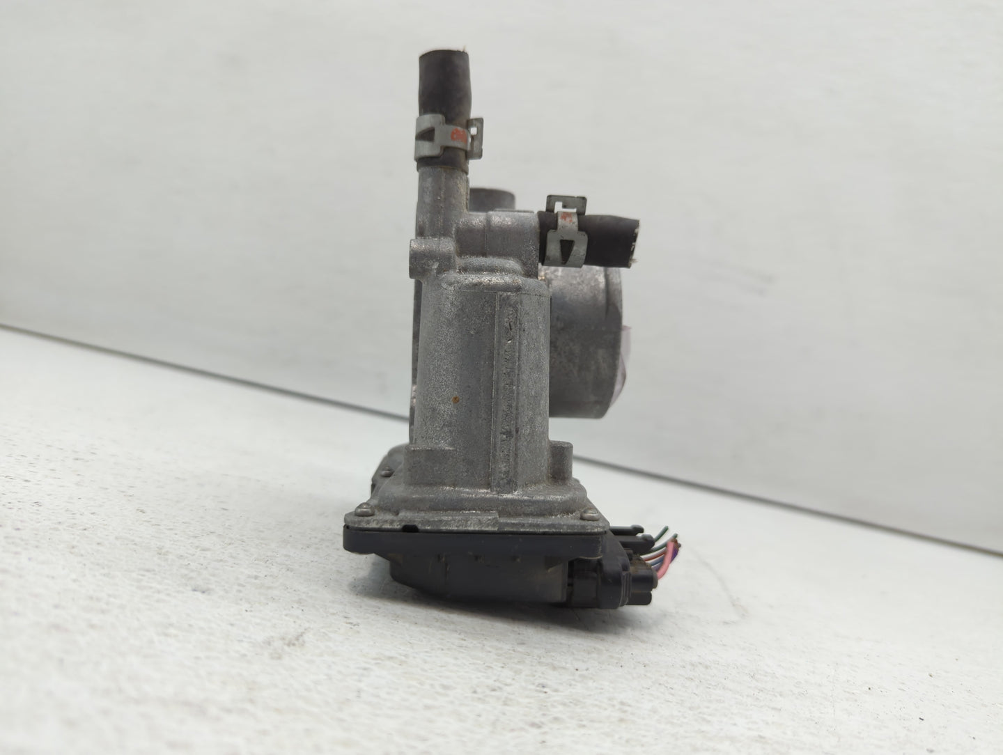 2011-2019 Toyota Corolla Throttle Body P/N:22030-0T080 Fits Fits 2011 2012 2013 2014 2015 2016 2017 2018 2019 OEM Used Auto 