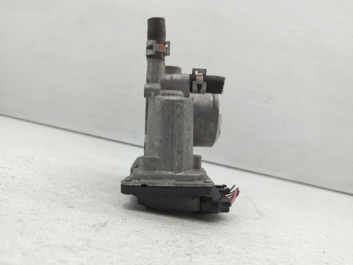 2011-2019 Toyota Corolla Throttle Body P/N:22030-0T080 Fits Fits 2011 2012 2013 2014 2015 2016 2017 2018 2019 OEM Used Auto 