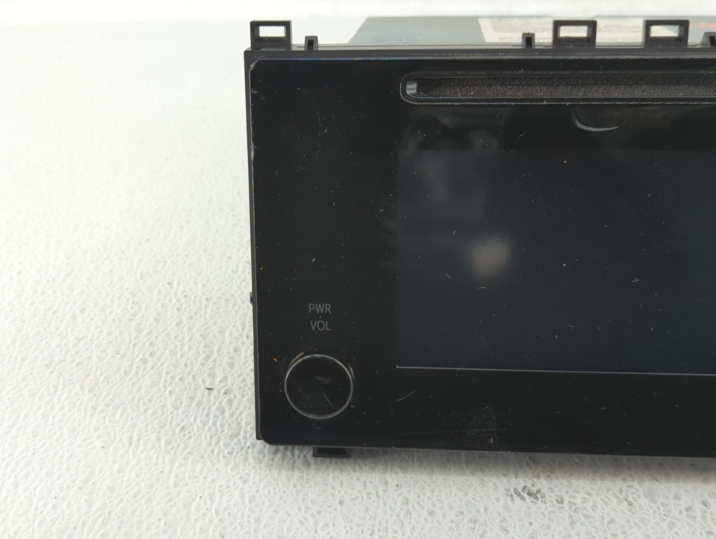 2017-2019 Toyota Corolla Am Fm Cd Player Radio Receiver - Oemusedautoparts1.com