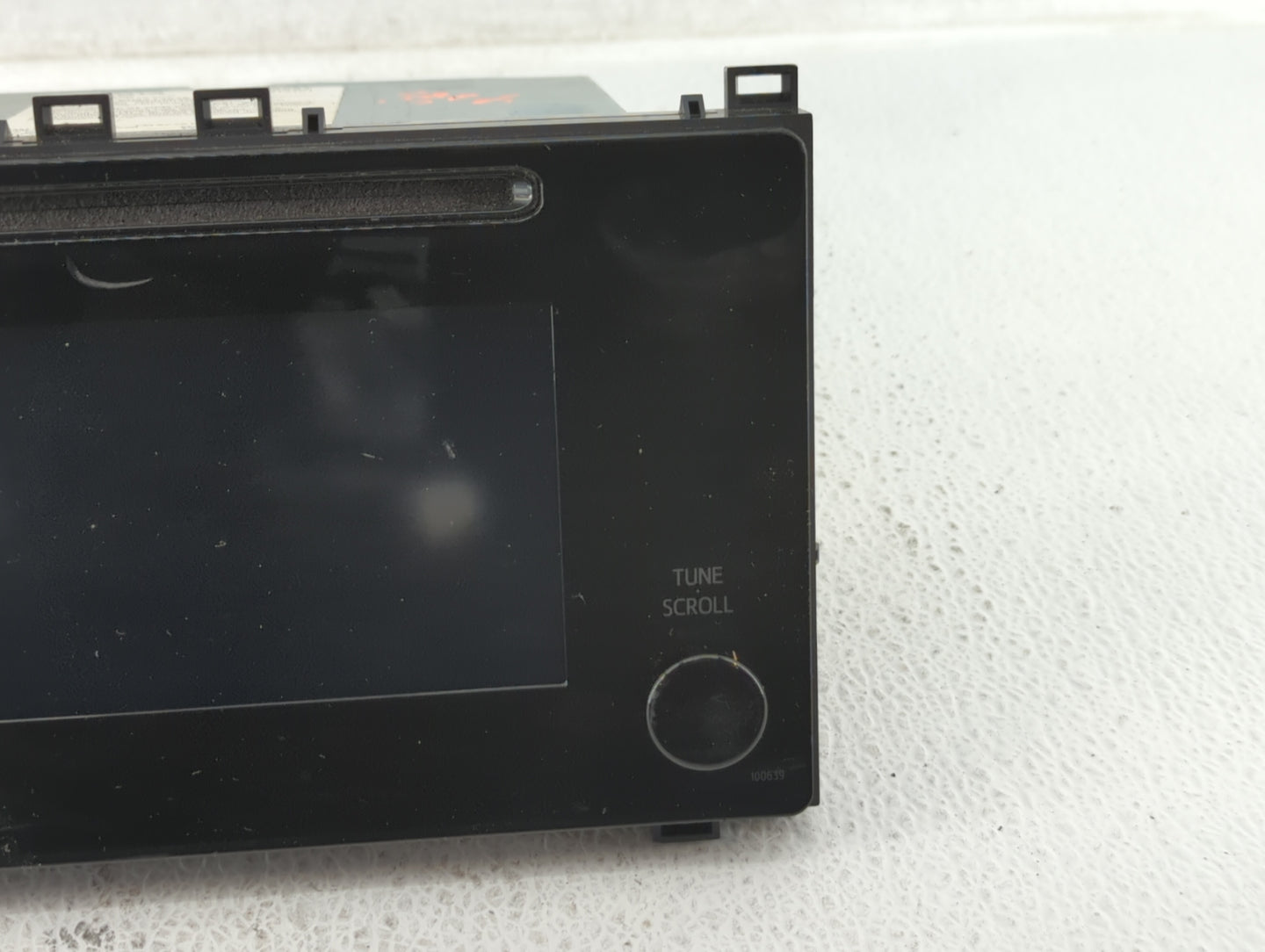 2017-2019 Toyota Corolla Am Fm Cd Player Radio Receiver - Oemusedautoparts1.com