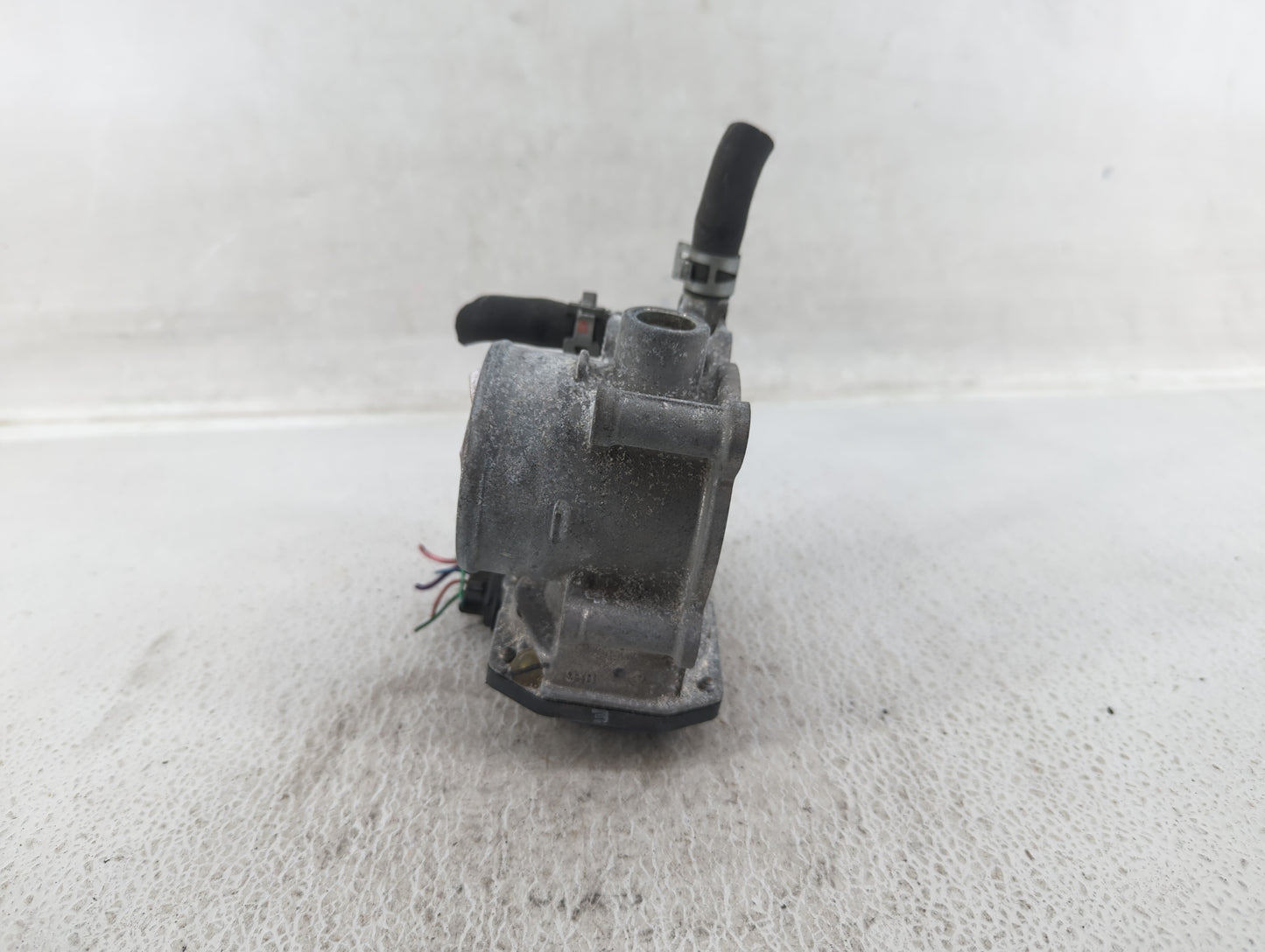 2011-2019 Toyota Corolla Throttle Body P/N:22030-0T080 Fits Fits 2011 2012 2013 2014 2015 2016 2017 2018 2019 OEM Used Auto 
