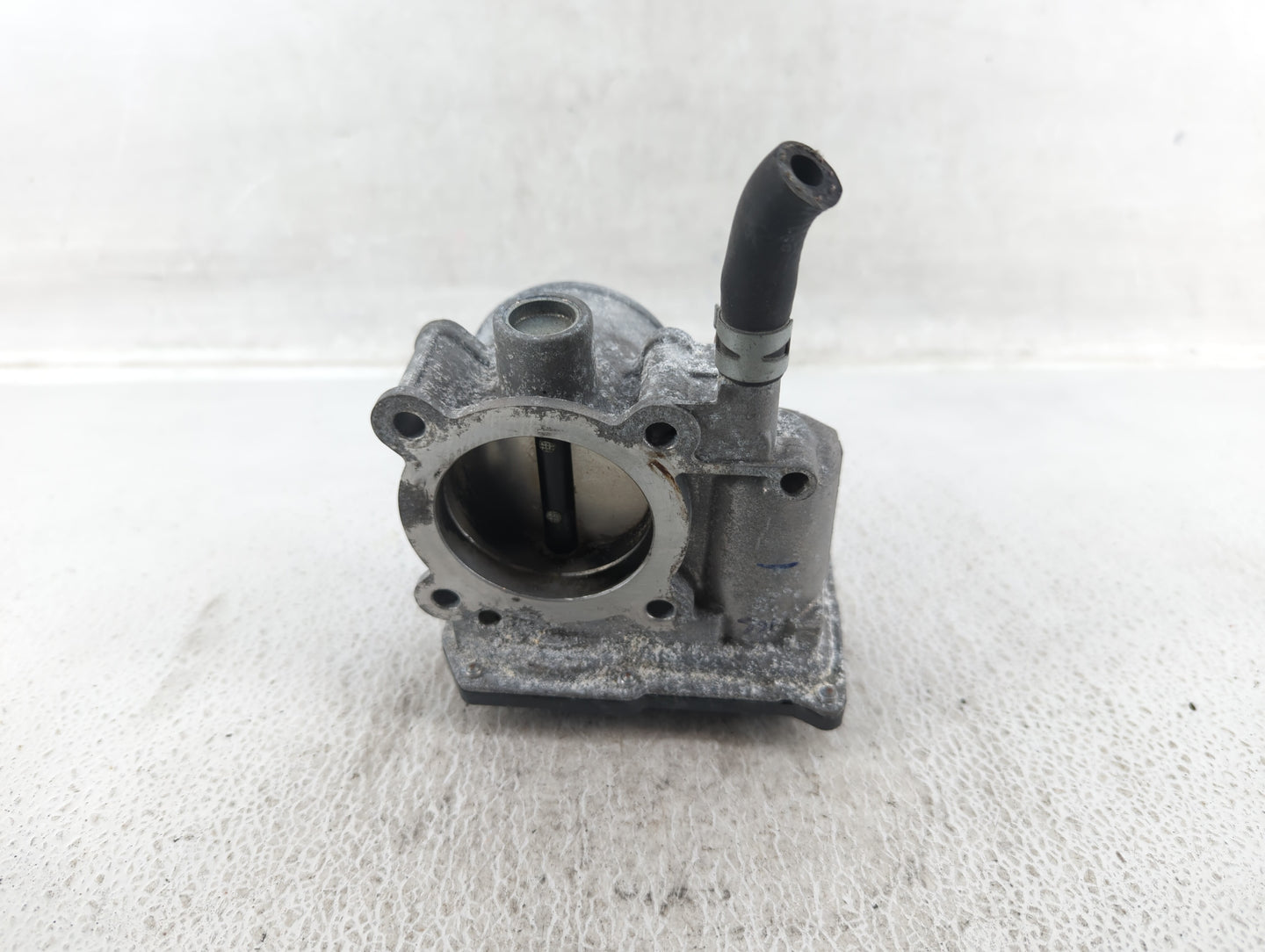 2011-2019 Toyota Corolla Throttle Body P/N:22030-0T080 Fits Fits 2011 2012 2013 2014 2015 2016 2017 2018 2019 OEM Used Auto 