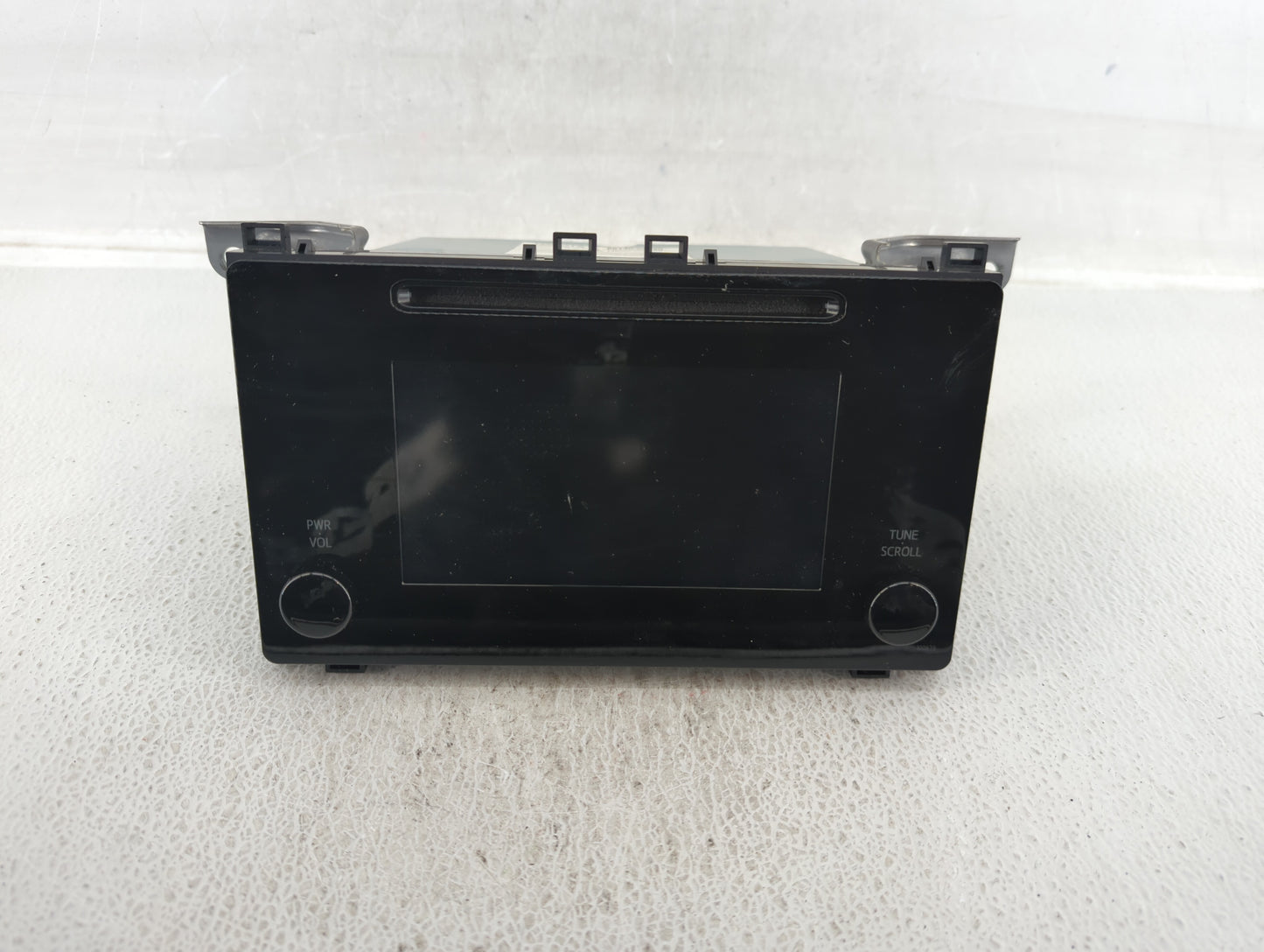 2017-2019 Toyota Corolla Am Fm Cd Player Radio Receiver - Oemusedautoparts1.com