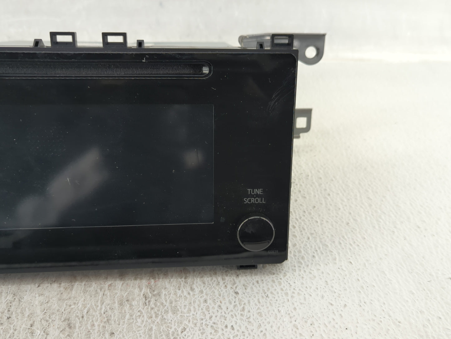 2017-2019 Toyota Corolla Am Fm Cd Player Radio Receiver - Oemusedautoparts1.com