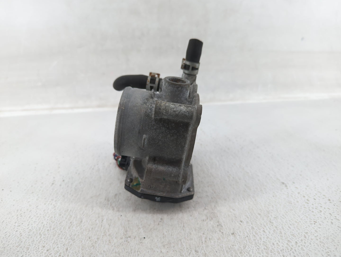 2011-2019 Toyota Corolla Throttle Body P/N:22030-0T080 Fits Fits 2011 2012 2013 2014 2015 2016 2017 2018 2019 OEM Used Auto 