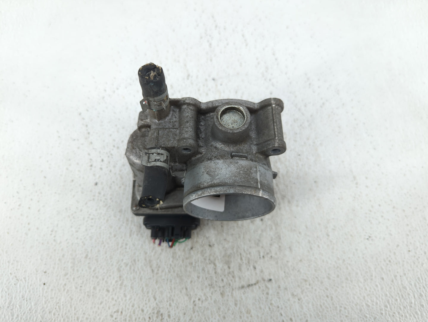 2011-2019 Toyota Corolla Throttle Body P/N:22030-0T080 Fits Fits 2011 2012 2013 2014 2015 2016 2017 2018 2019 OEM Used Auto 