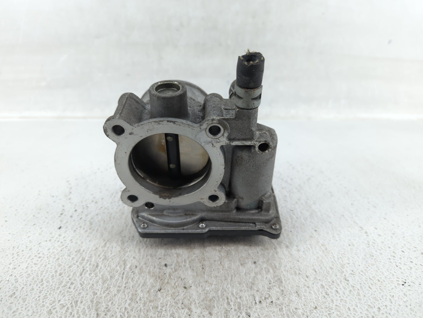 2011-2019 Toyota Corolla Throttle Body P/N:22030-0T080 Fits Fits 2011 2012 2013 2014 2015 2016 2017 2018 2019 OEM Used Auto 