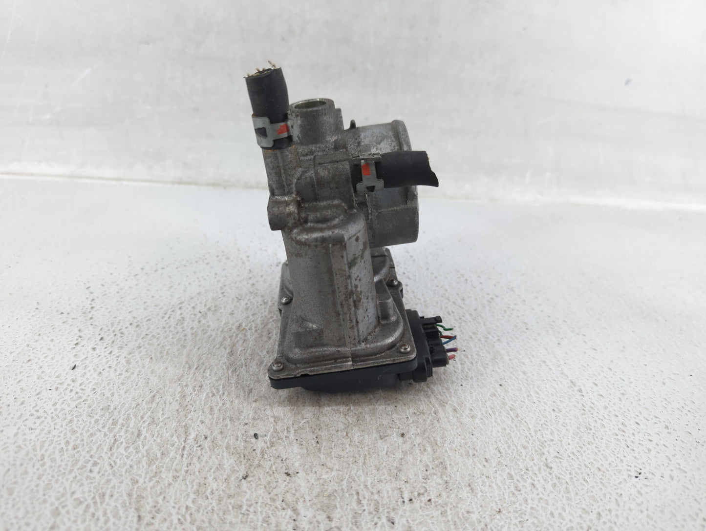2011-2019 Toyota Corolla Throttle Body P/N:22030-0T080 Fits Fits 2011 2012 2013 2014 2015 2016 2017 2018 2019 OEM Used Auto 