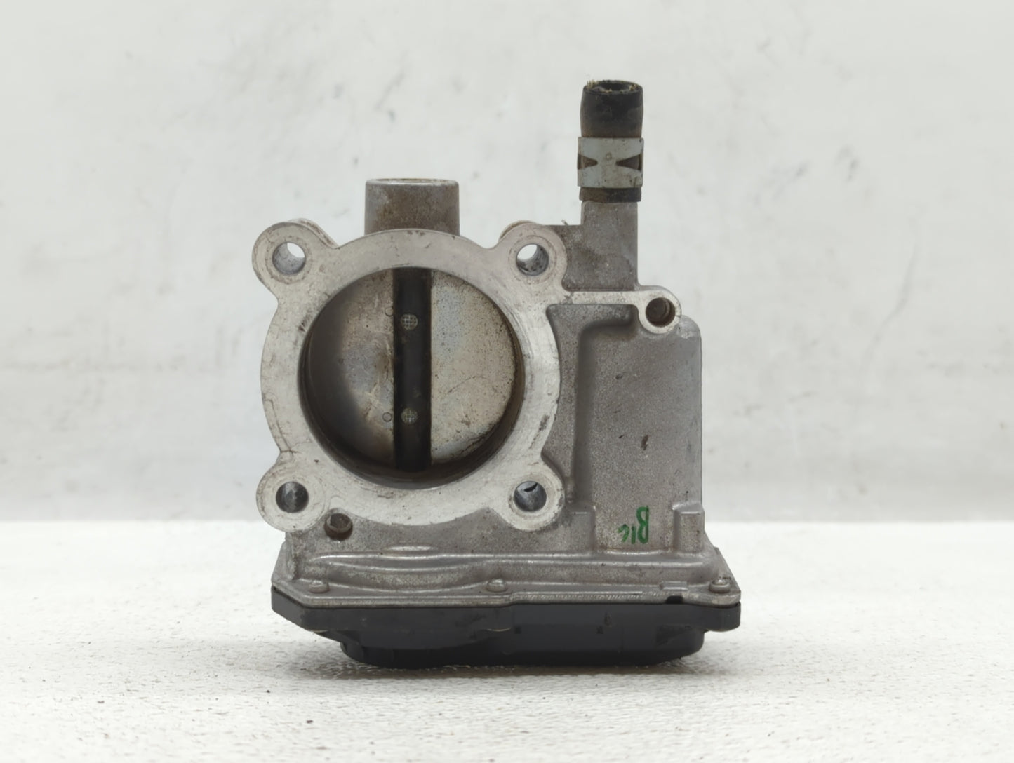 2011-2019 Toyota Corolla Throttle Body P/N:22030-0T080 Fits Fits 2011 2012 2013 2014 2015 2016 2017 2018 2019 OEM Used Auto 