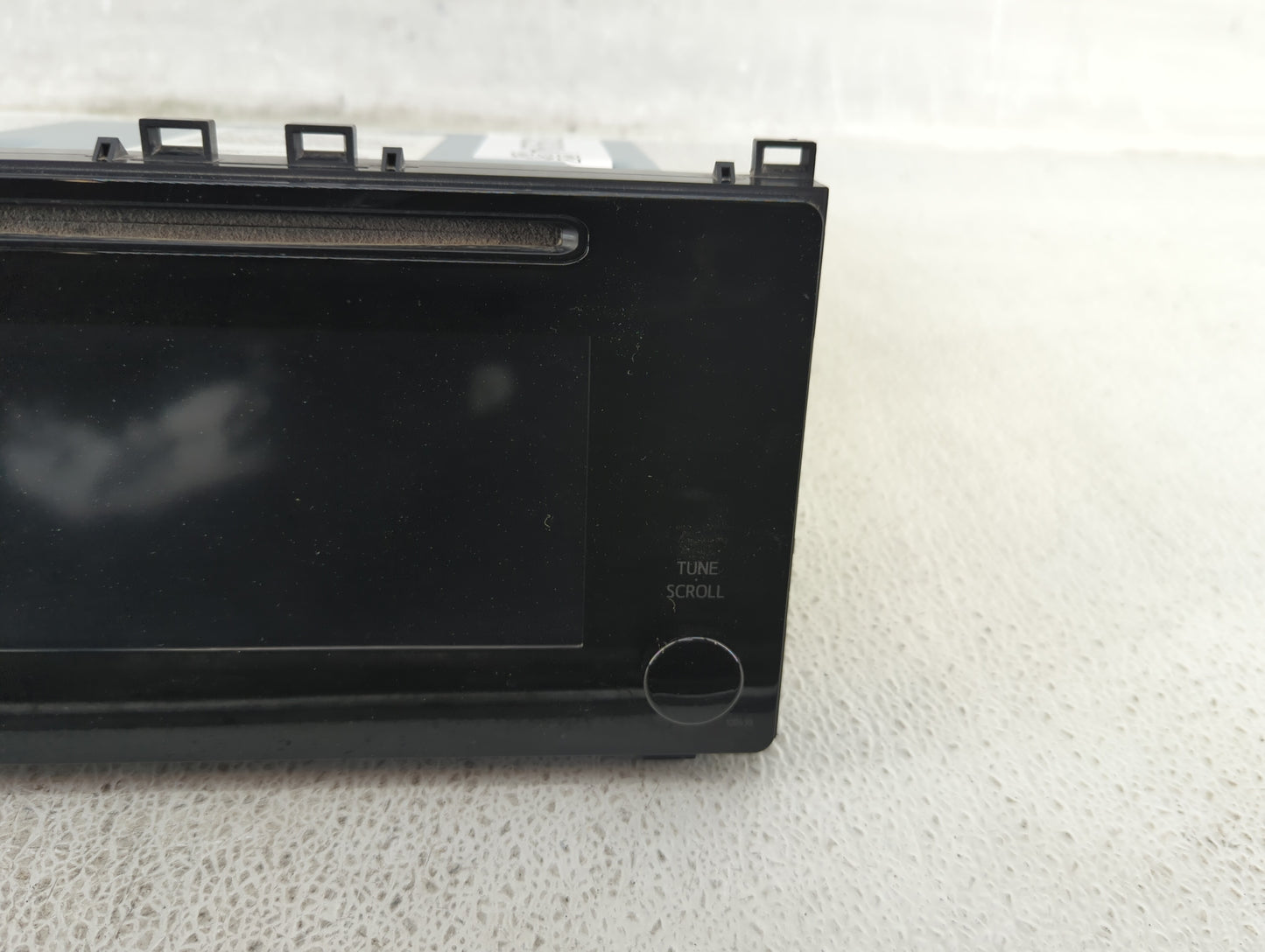 2017-2019 Toyota Corolla Am Fm Cd Player Radio Receiver - Oemusedautoparts1.com