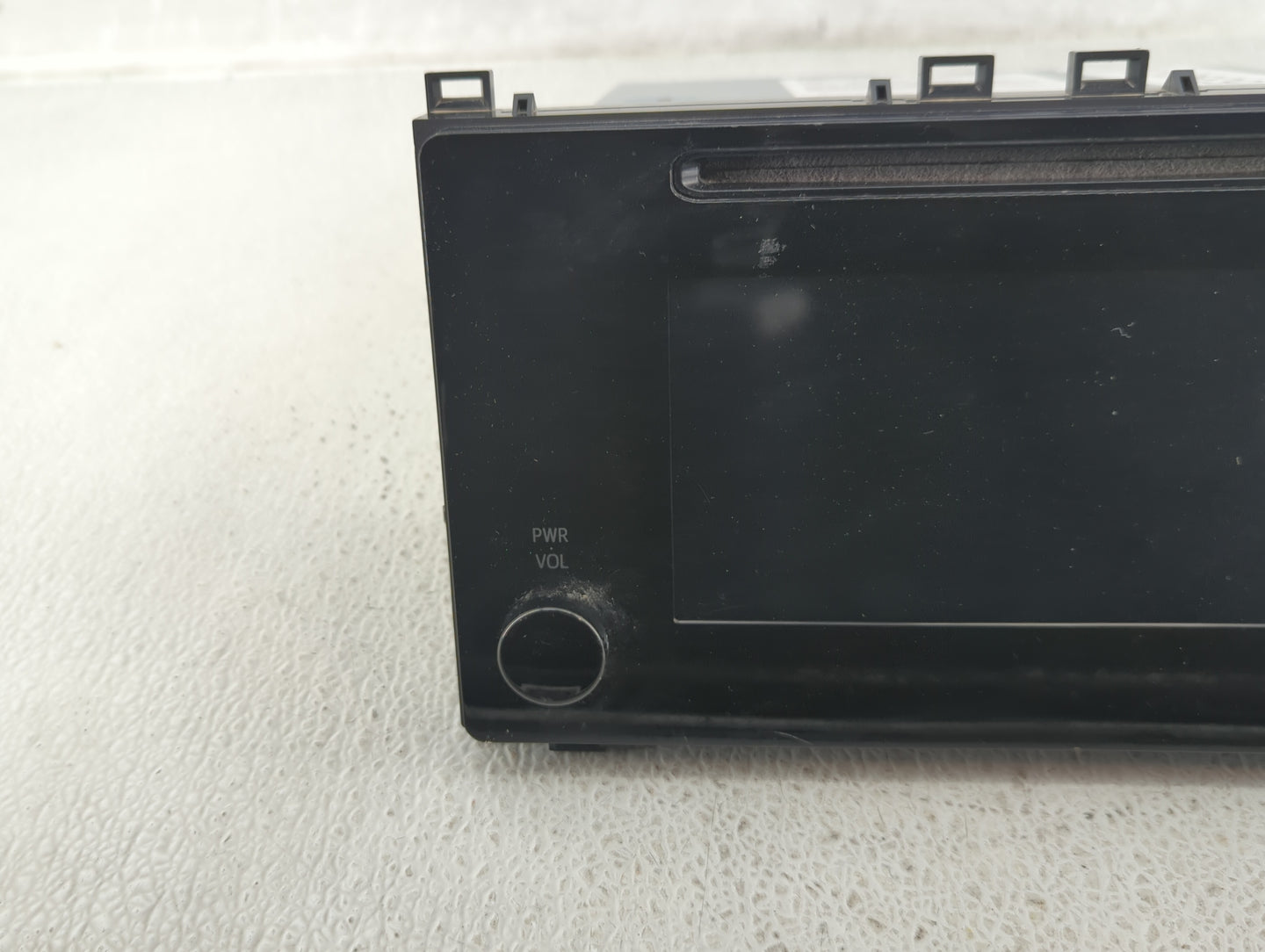 2017-2019 Toyota Corolla Am Fm Cd Player Radio Receiver - Oemusedautoparts1.com