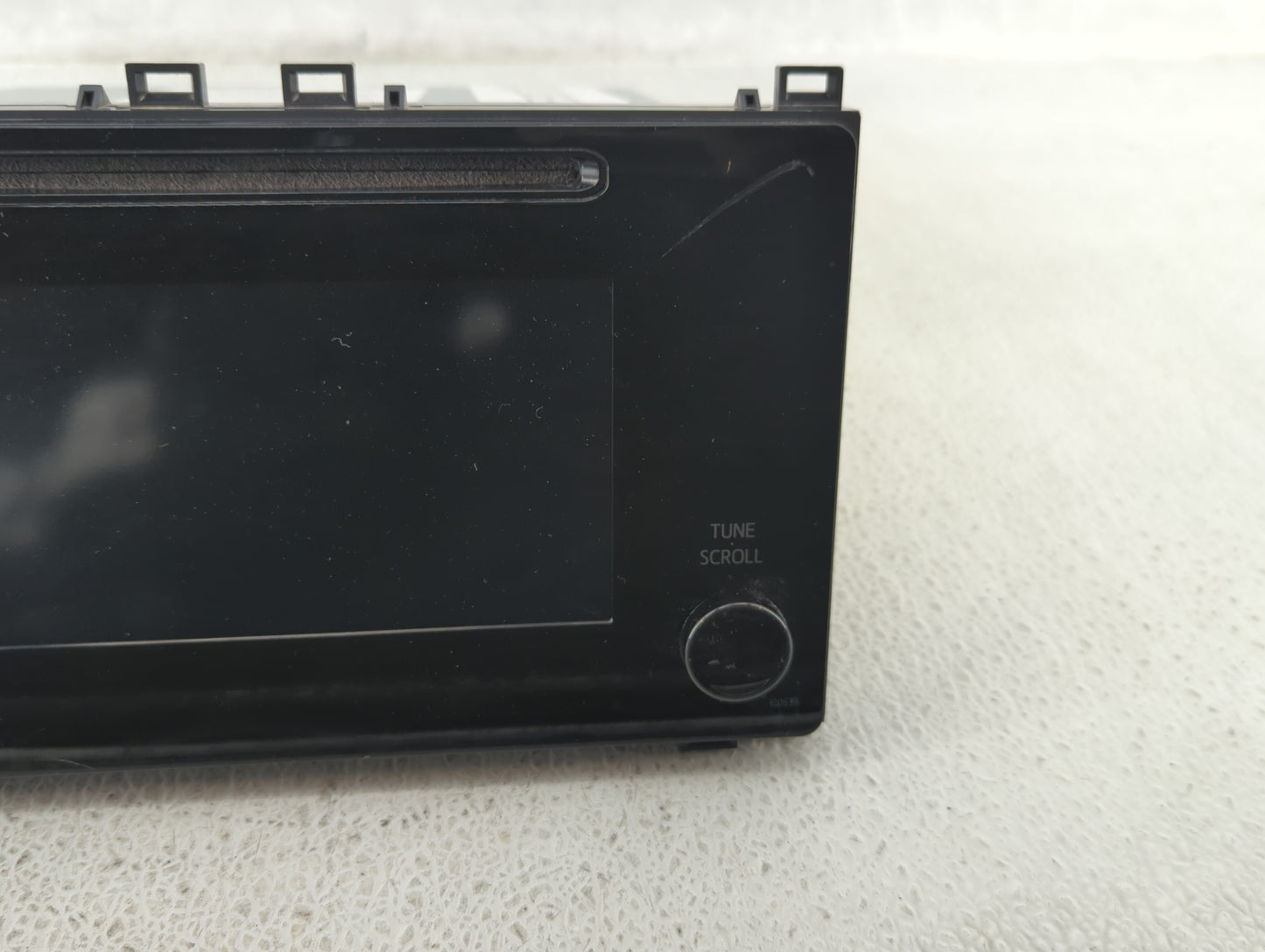 2017-2019 Toyota Corolla Am Fm Cd Player Radio Receiver - Oemusedautoparts1.com