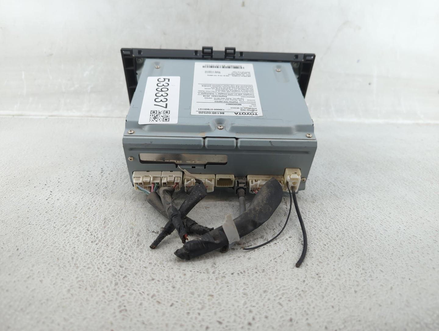 2017-2019 Toyota Corolla Am Fm Cd Player Radio Receiver - Oemusedautoparts1.com