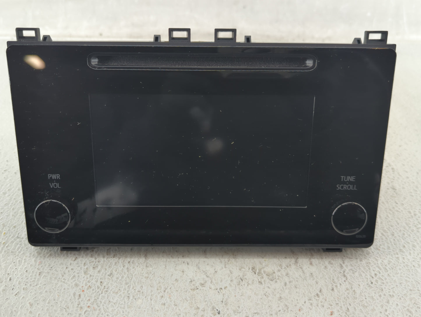2017-2019 Toyota Corolla Am Fm Cd Player Radio Receiver - Oemusedautoparts1.com