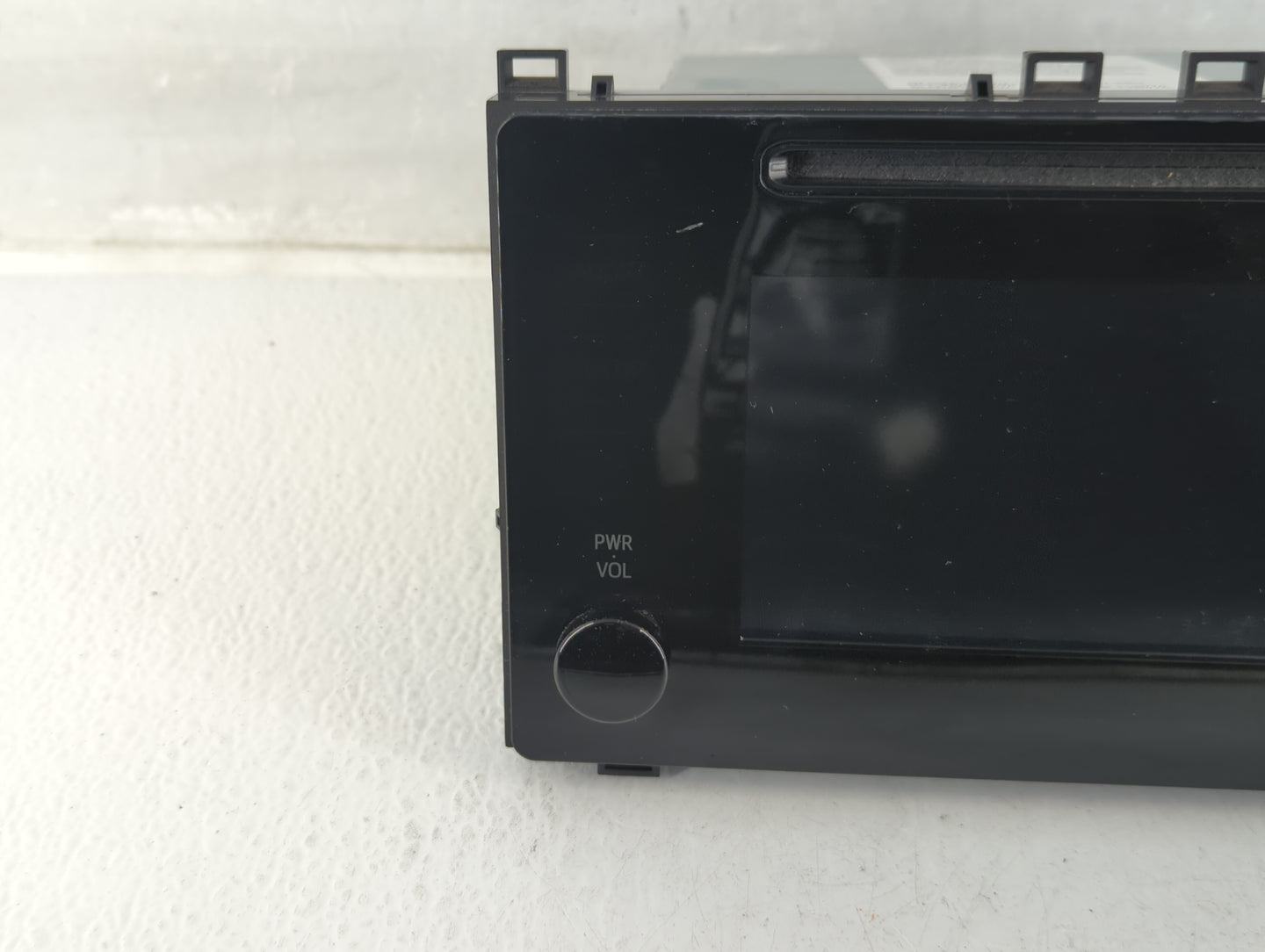 2017-2019 Toyota Corolla Am Fm Cd Player Radio Receiver - Oemusedautoparts1.com