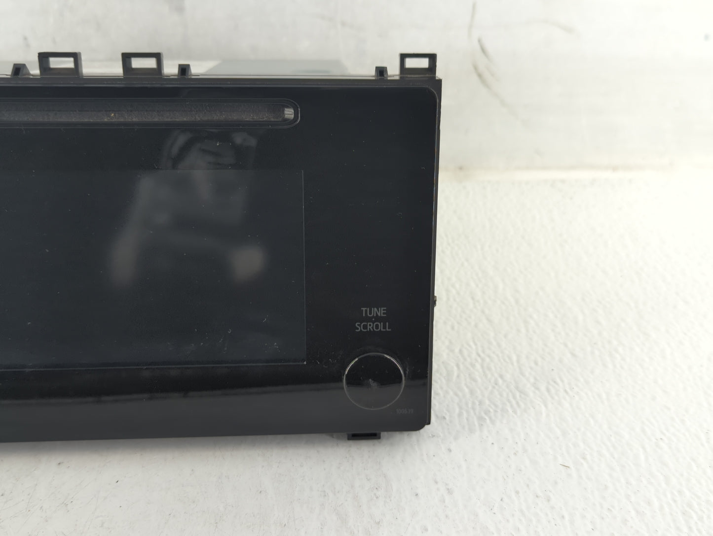 2017-2019 Toyota Corolla Am Fm Cd Player Radio Receiver - Oemusedautoparts1.com