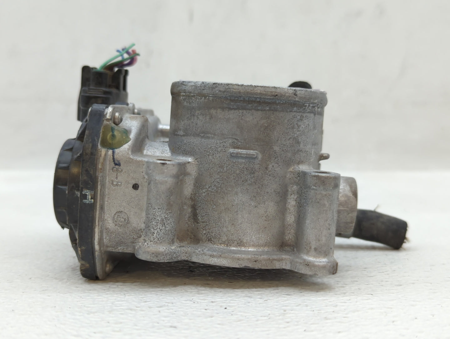 2011-2019 Toyota Corolla Throttle Body P/N:22030-0T080 Fits Fits 2011 2012 2013 2014 2015 2016 2017 2018 2019 OEM Used Auto 