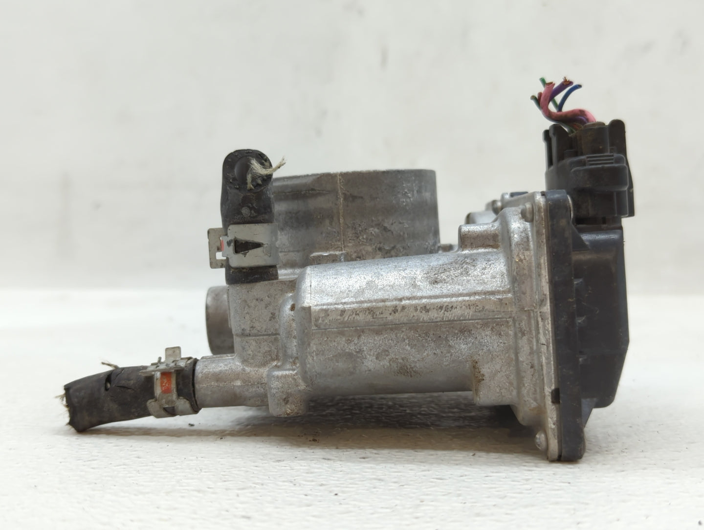 2011-2019 Toyota Corolla Throttle Body P/N:22030-0T080 Fits Fits 2011 2012 2013 2014 2015 2016 2017 2018 2019 OEM Used Auto 