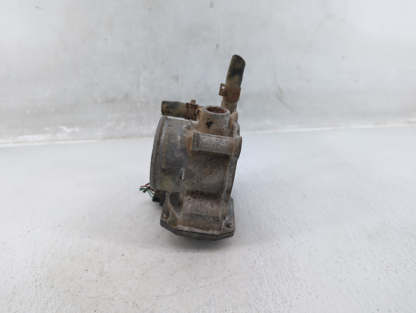 2011-2019 Toyota Corolla Throttle Body P/N:2203001080 Fits Fits 2011 2012 2013 2014 2015 2016 2017 2018 2019 OEM Used Auto P