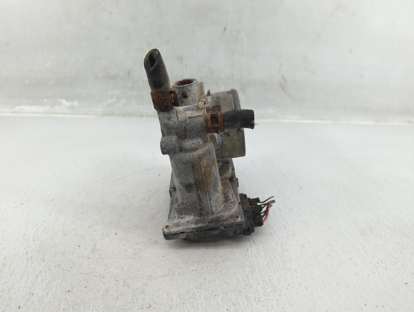 2011-2019 Toyota Corolla Throttle Body P/N:2203001080 Fits Fits 2011 2012 2013 2014 2015 2016 2017 2018 2019 OEM Used Auto P