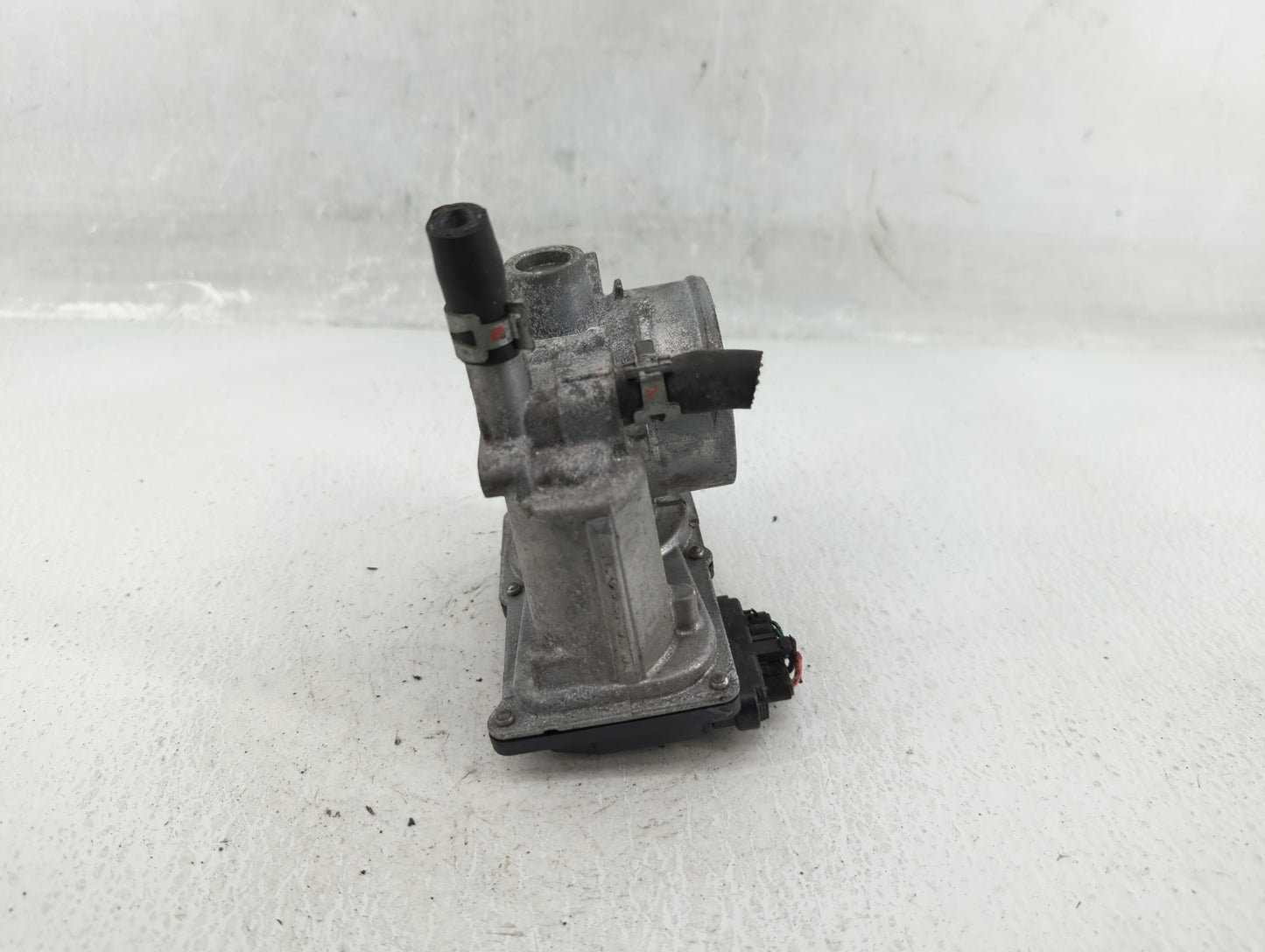 2011-2019 Toyota Corolla Throttle Body P/N:22030-0T080 Fits Fits 2011 2012 2013 2014 2015 2016 2017 2018 2019 OEM Used Auto 