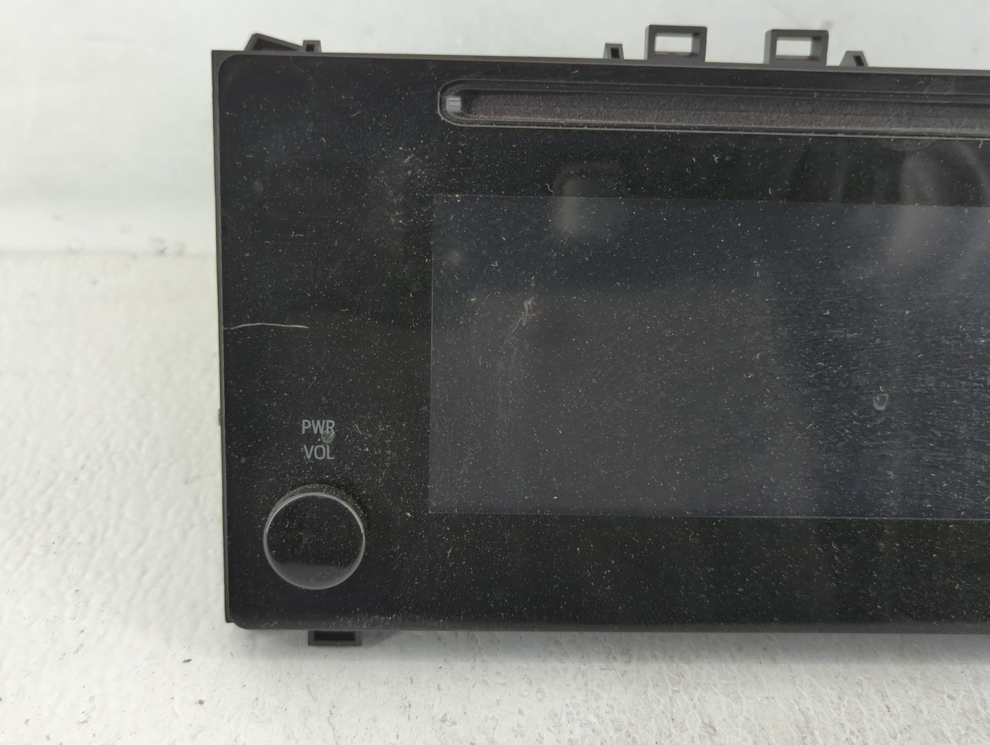 2017-2019 Toyota Corolla Am Fm Cd Player Radio Receiver - Oemusedautoparts1.com