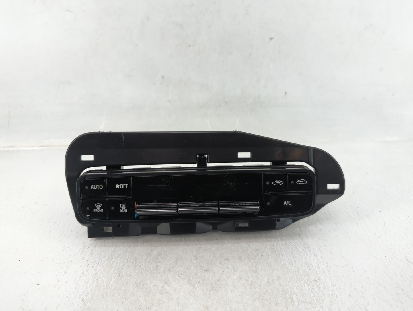2017-2019 Toyota Corolla Climate Control Module Temperature AC/Heater Replacement P/N:55468-02060 Fits Fits 2017 2018 2019 O