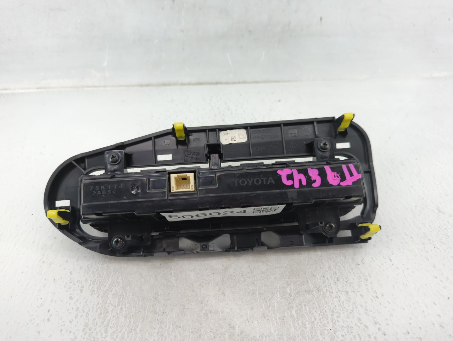 2017-2019 Toyota Corolla Climate Control Module Temperature AC/Heater Replacement P/N:55468-02060 Fits Fits 2017 2018 2019 O