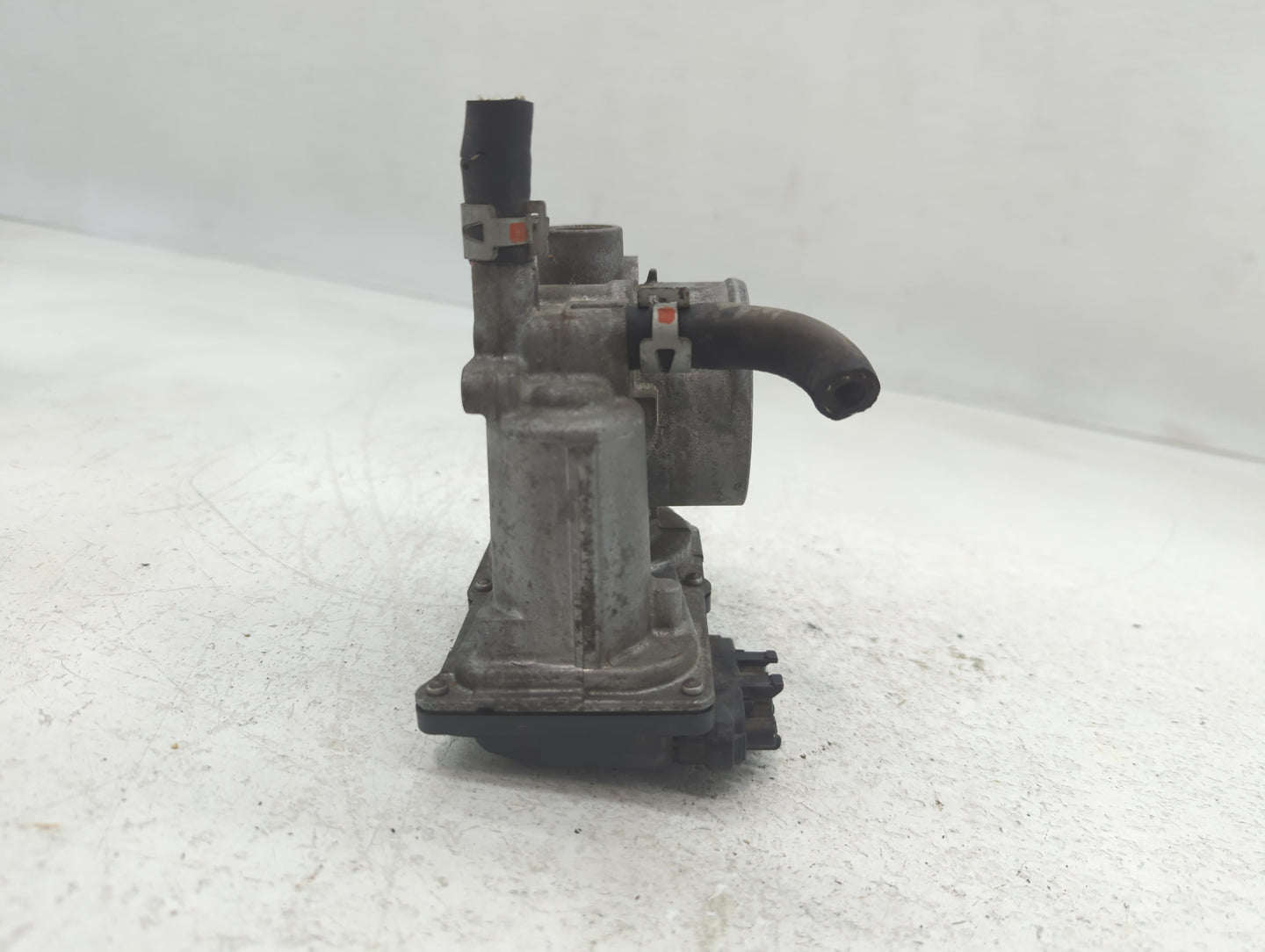 2011-2019 Toyota Corolla Throttle Body P/N:22030-0T080 Fits Fits 2011 2012 2013 2014 2015 2016 2017 2018 2019 OEM Used Auto 