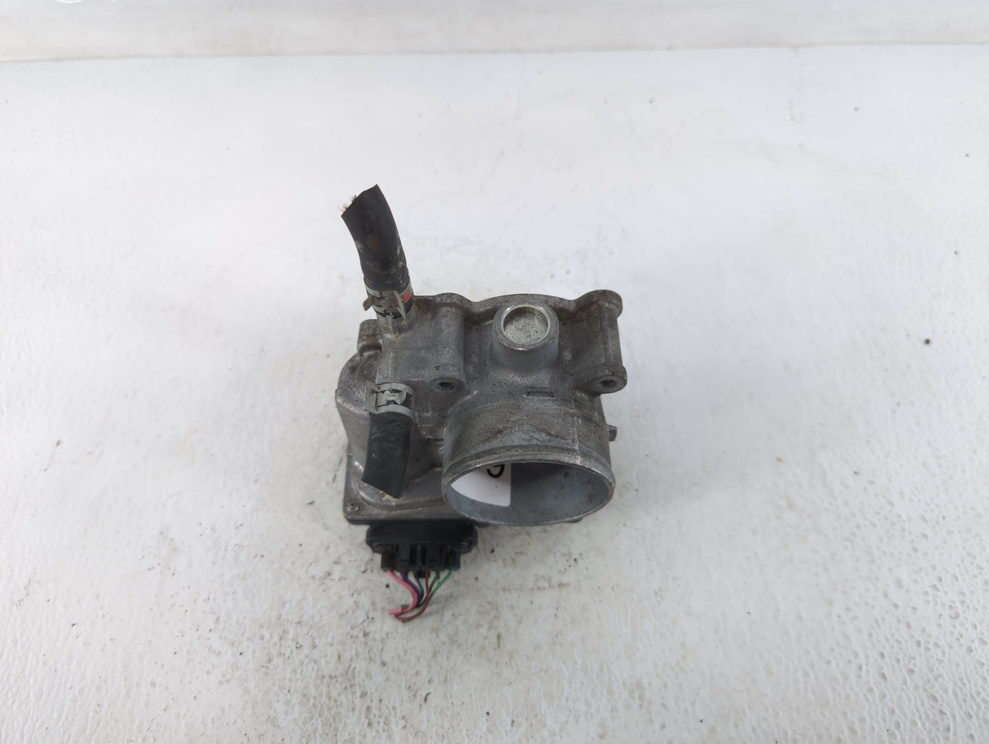 2011-2019 Toyota Corolla Throttle Body P/N:22030-0T080 Fits Fits 2011 2012 2013 2014 2015 2016 2017 2018 2019 OEM Used Auto 