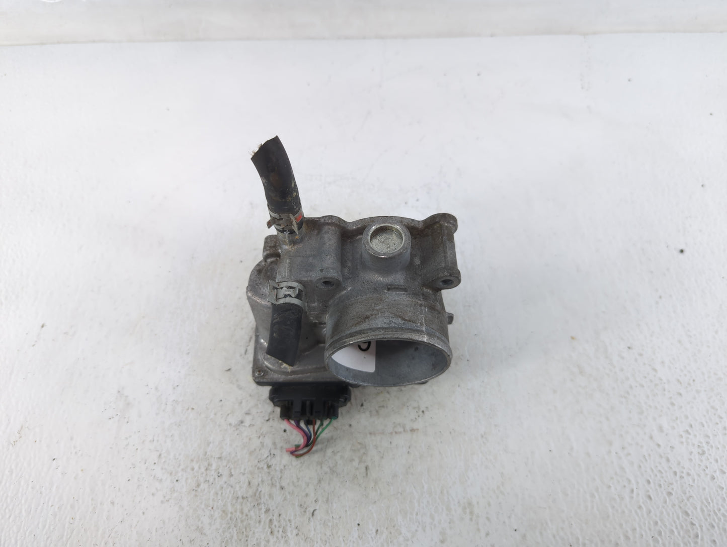2011-2019 Toyota Corolla Throttle Body P/N:22030-0T080 Fits Fits 2011 2012 2013 2014 2015 2016 2017 2018 2019 OEM Used Auto 