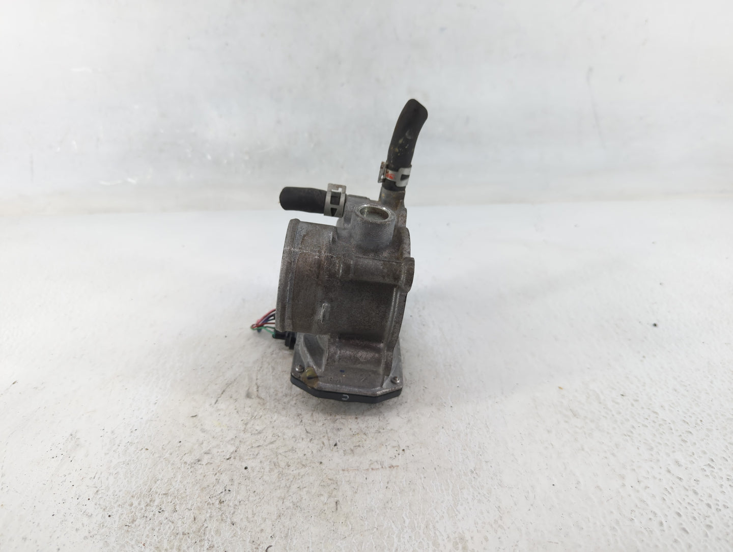 2011-2019 Toyota Corolla Throttle Body P/N:22030-0T080 Fits Fits 2011 2012 2013 2014 2015 2016 2017 2018 2019 OEM Used Auto 