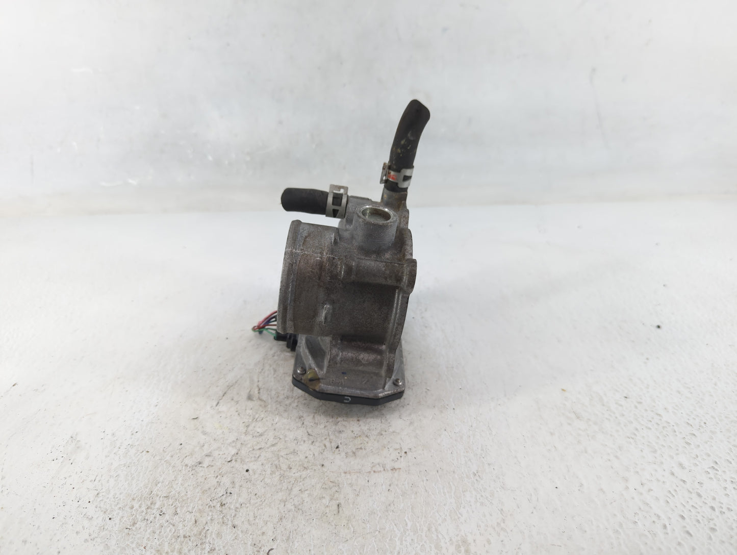 2011-2019 Toyota Corolla Throttle Body P/N:22030-0T080 Fits Fits 2011 2012 2013 2014 2015 2016 2017 2018 2019 OEM Used Auto 