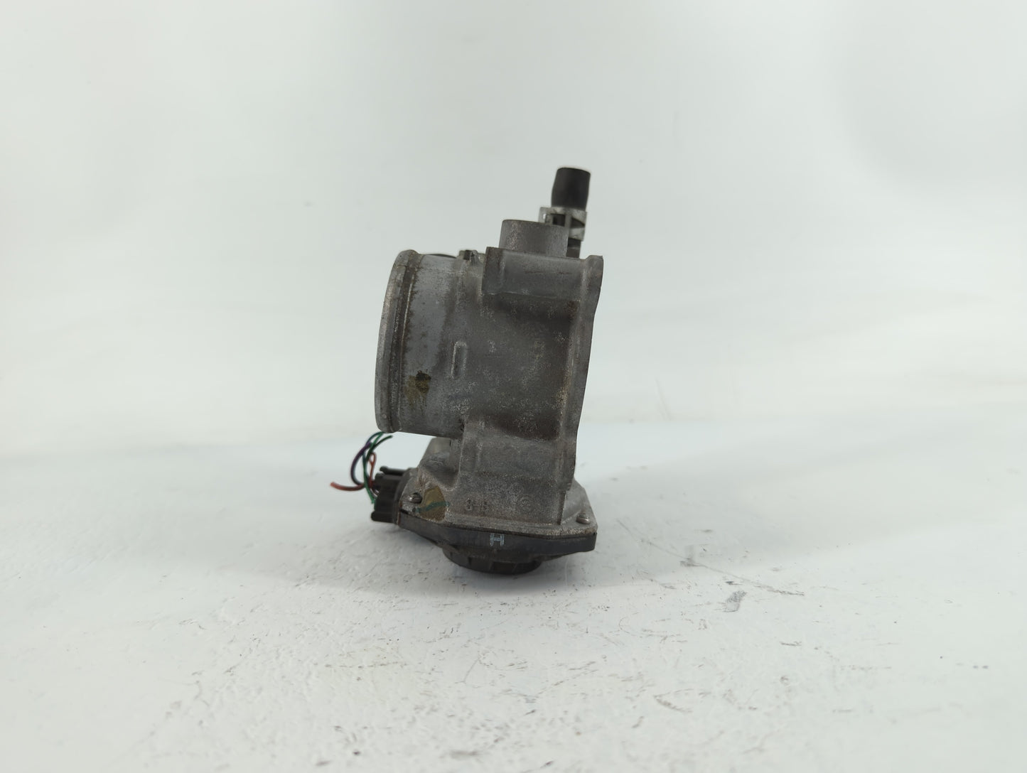 2011-2019 Toyota Corolla Throttle Body P/N:22030-0T080 Fits Fits 2011 2012 2013 2014 2015 2016 2017 2018 2019 OEM Used Auto 
