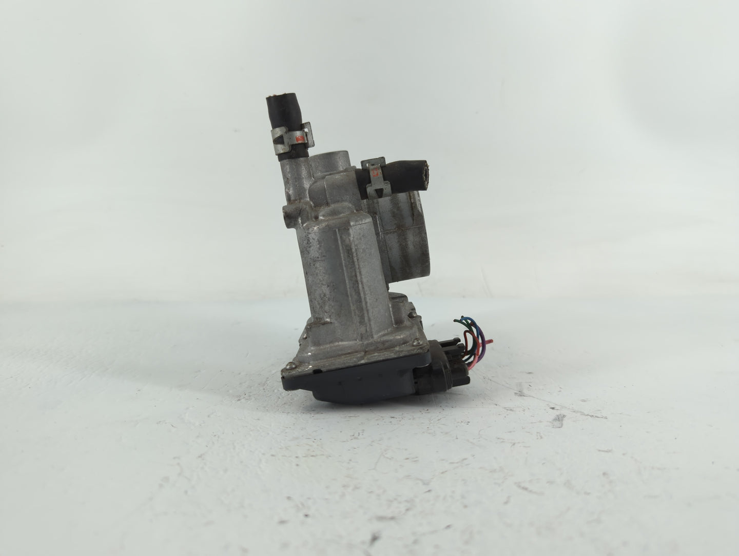 2011-2019 Toyota Corolla Throttle Body P/N:22030-0T080 Fits Fits 2011 2012 2013 2014 2015 2016 2017 2018 2019 OEM Used Auto 